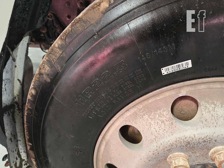 2016-freightliner-cascadia-113-image-26