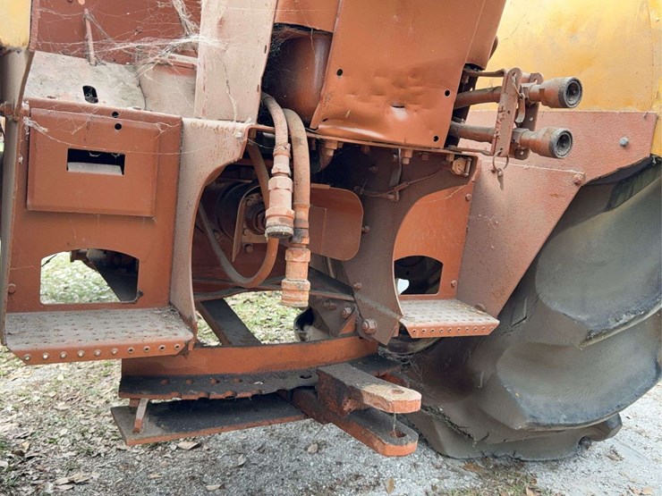 minneapolis-moline-g706-image-18