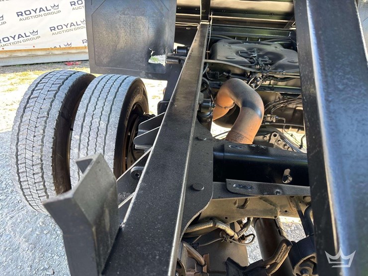 2019-ram-4500-4x4-s/a-dump-truck-image-16