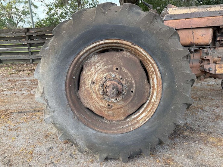 minneapolis-moline-u302-image-35