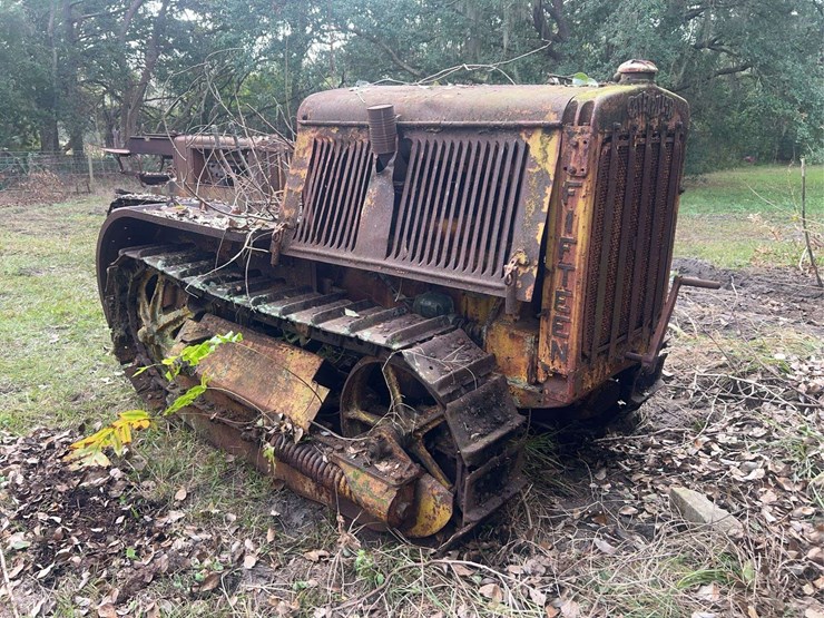 caterpillar-fifteen-crawler-image-6