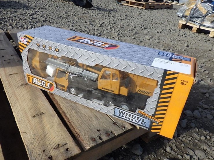 sklp-crane-toy-image-1