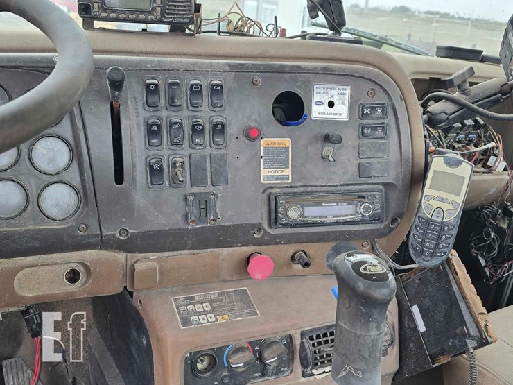 2007-mack-granite-cv713-image-12