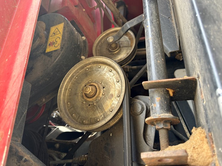 #38416-•-2016-case-axial-flow-8240-prwd-combine-yfg230343-image-42