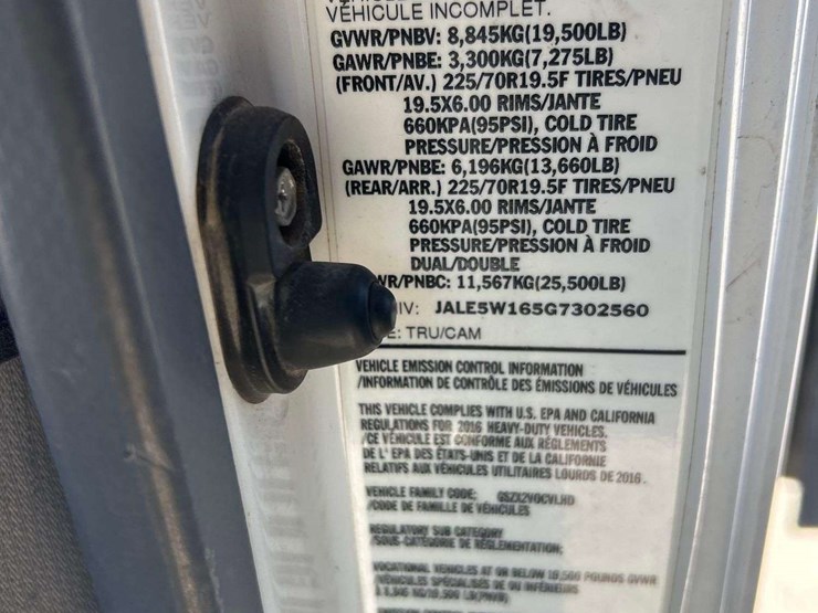 2016-isuzu-nrr-image-5