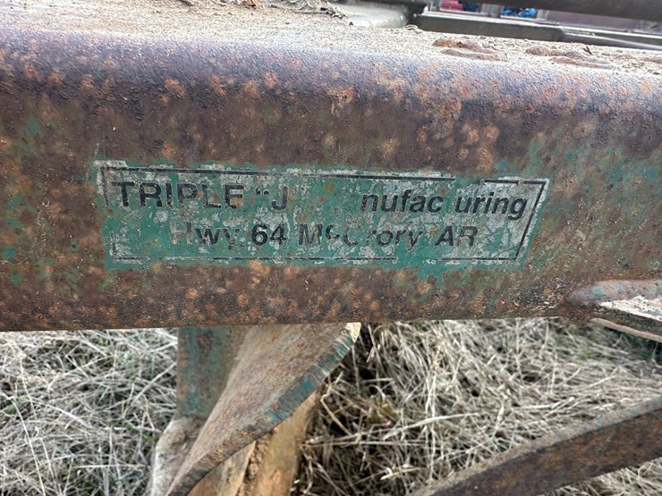 #38445-•-triple-j-levee-squeeze-image-16