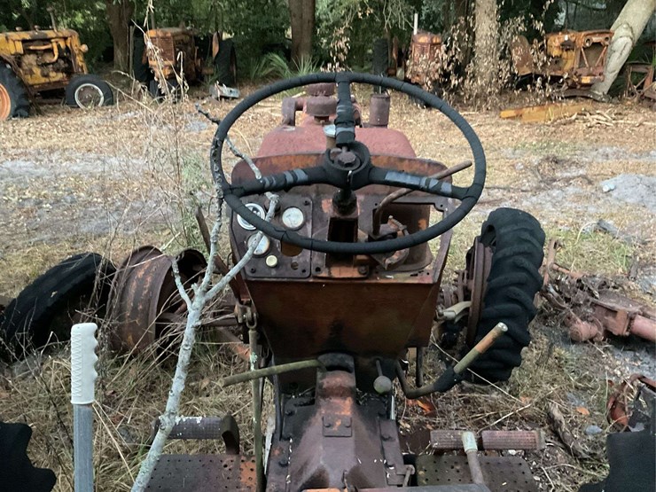 minneapolis-moline-m604-image-13