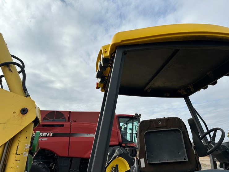 new-holland-lb75b-image-61