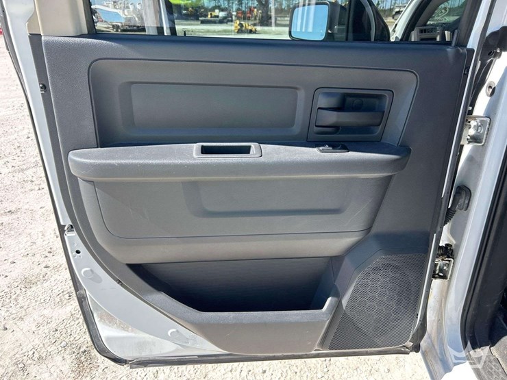 2012-dodge-1500-image-18