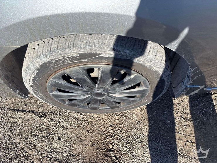 2013-nissan-sentra-sedan-image-27