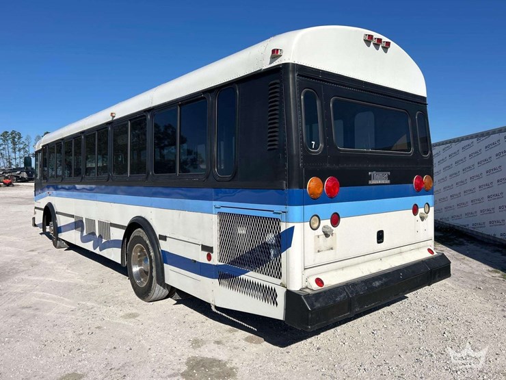 2000-thomas-saf-t-liner-image-4