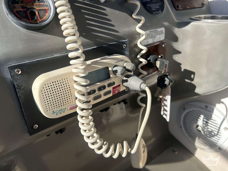 2008-regal-2565-express-cruiser-boat-with-30ft-t/a-continental-boat-trailer-image-26