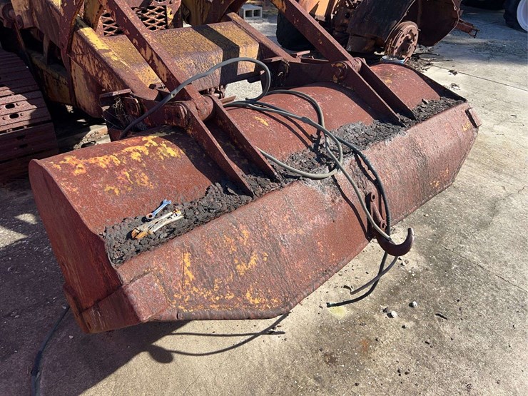 minneapolis-moline-diesel-crawler-image-5