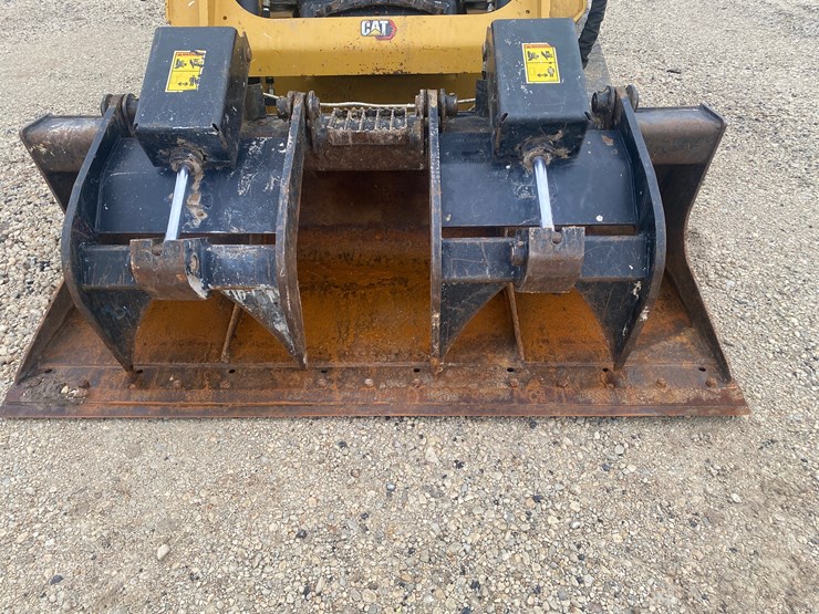 2023-caterpillar-249d3-image-10