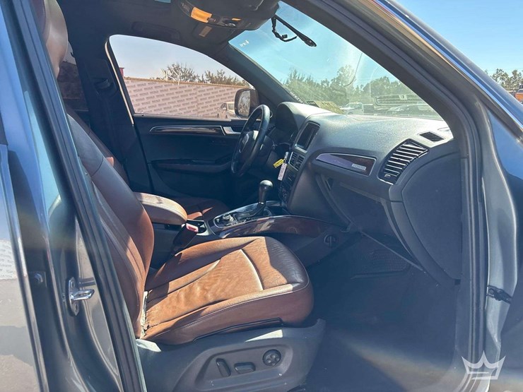 2012-audi-q5-image-25