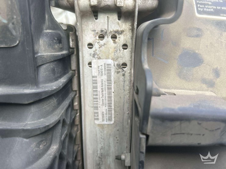 2019-freightliner-m2-106-image-22