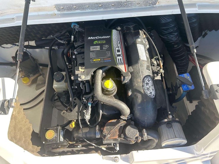 2013-tahoe-q4-boat-with-2013tracker-18ft-s/a-boat-trailer-image-22