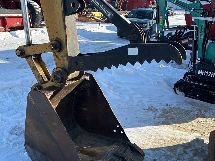 caterpillar-e70b-image-3