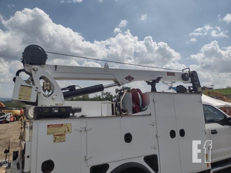 18-ford-f550-image-33