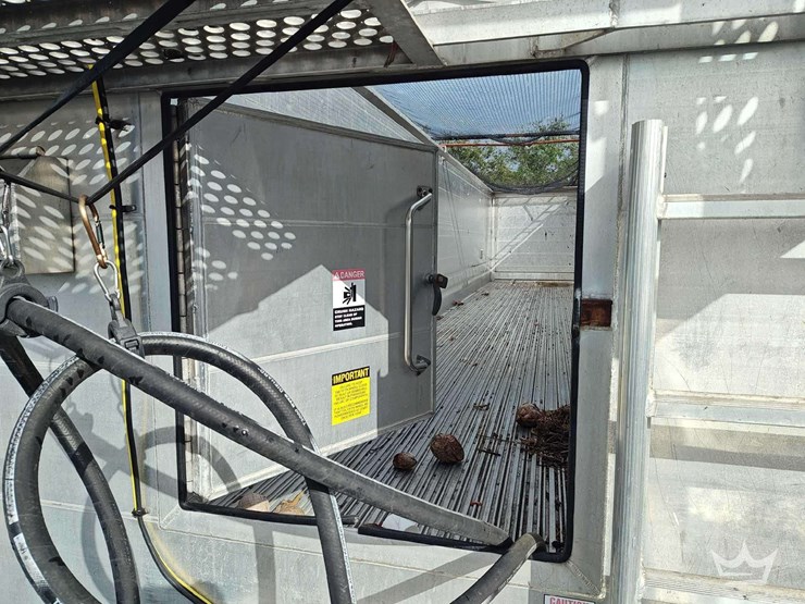 2023-titan-trailer-image-11