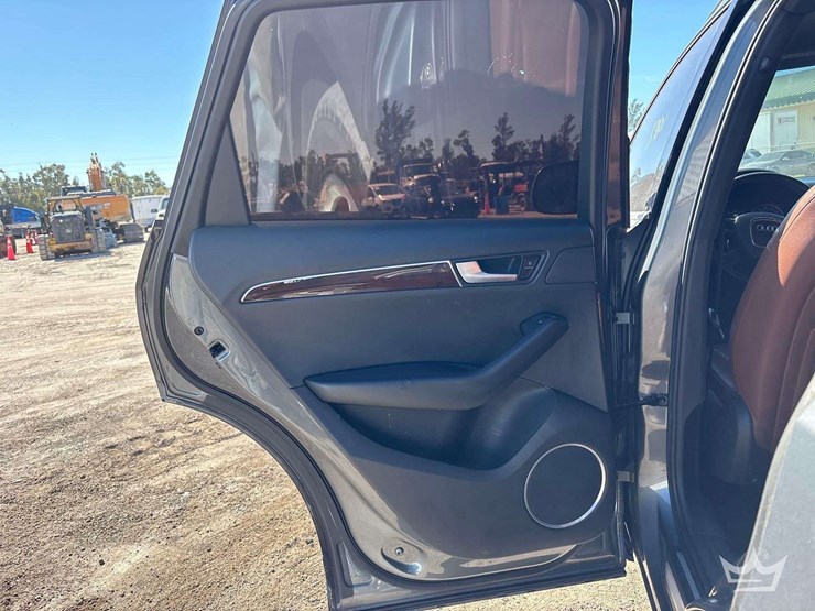 2012-audi-q5-image-19