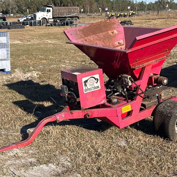 Buffalo Turbine BT-1000 Towable Fertilizer Spreader