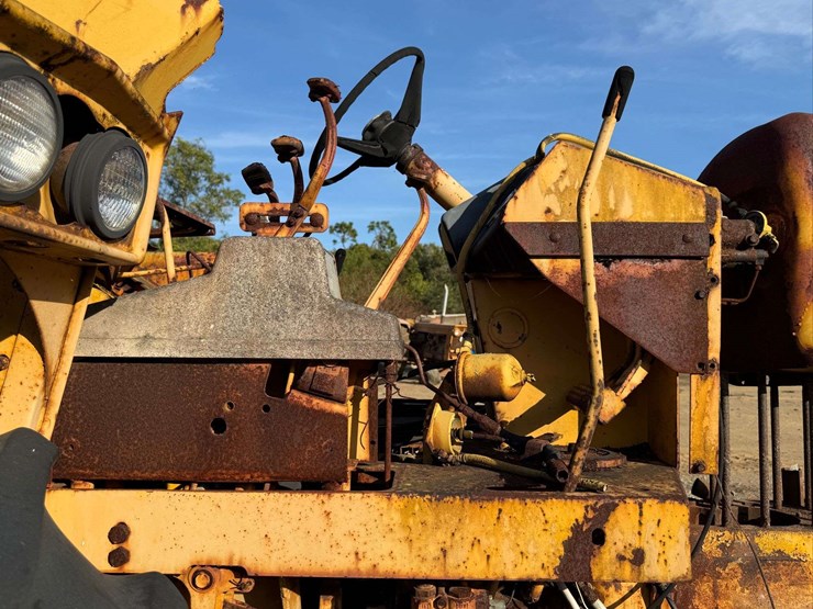 minneapolis-moline-g1000-image-23