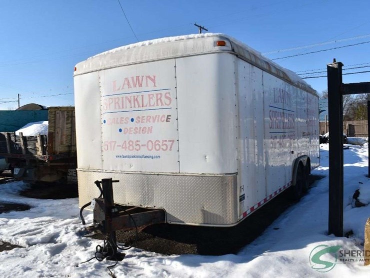 2004-united-enclosed-trailer-with-built-in-shelving-22ft-image-3