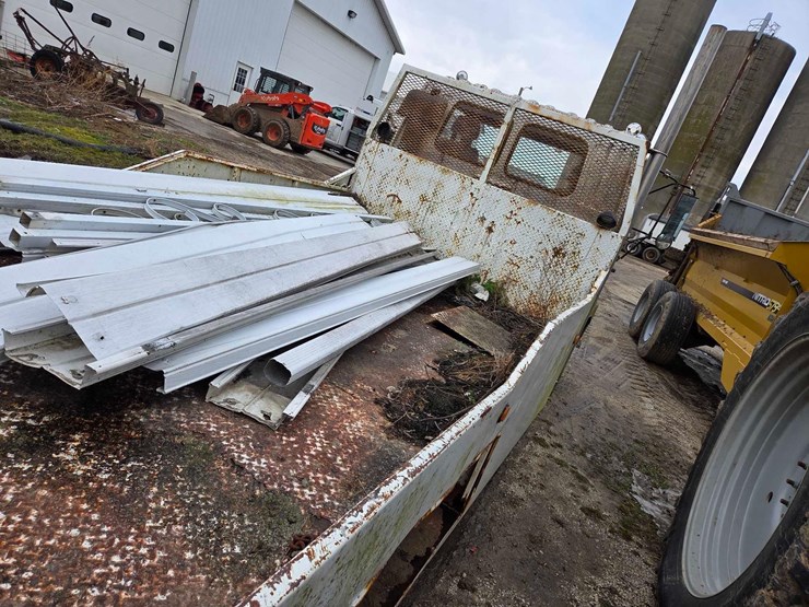 1995-isuzu-straight-truck-image-14