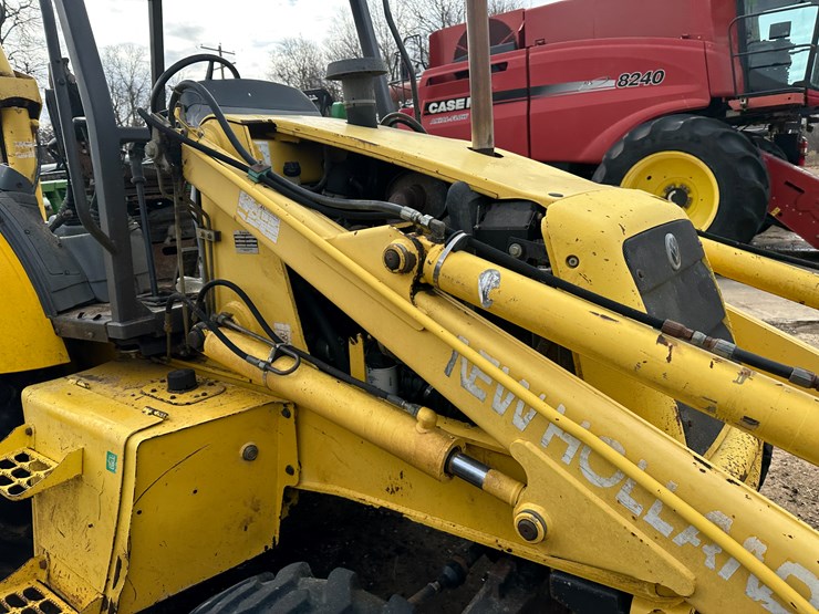 new-holland-lb75b-image-55