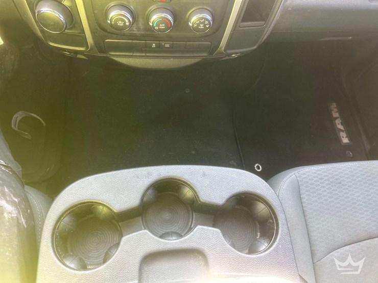 2016-dodge-1500-image-25