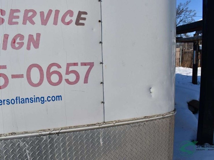 2004-united-enclosed-trailer-with-built-in-shelving-22ft-image-23