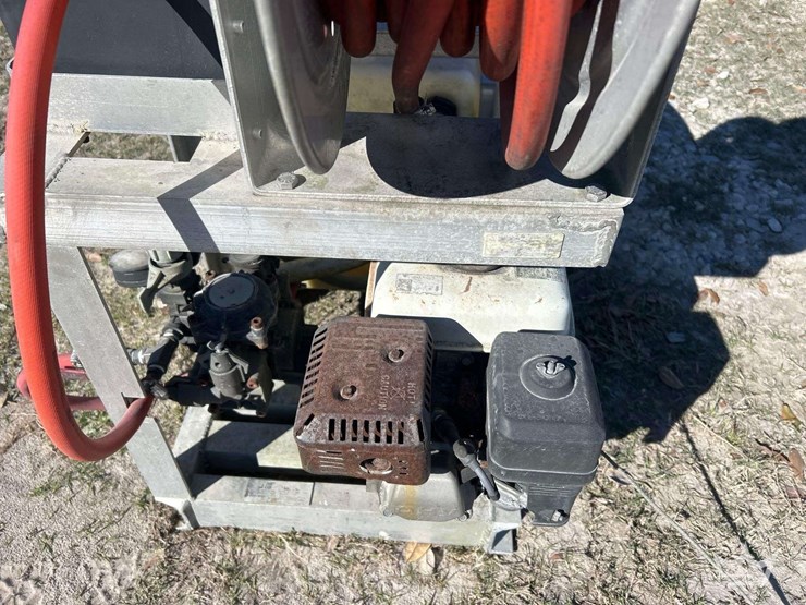 portable-pressure-washing-system-image-6