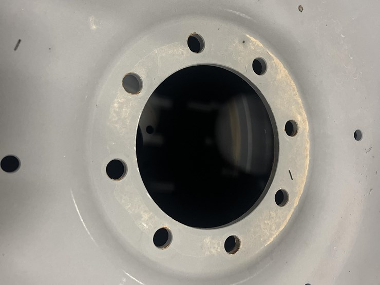 bkt-600/65r38-r1w-tires-&-rims-image-13