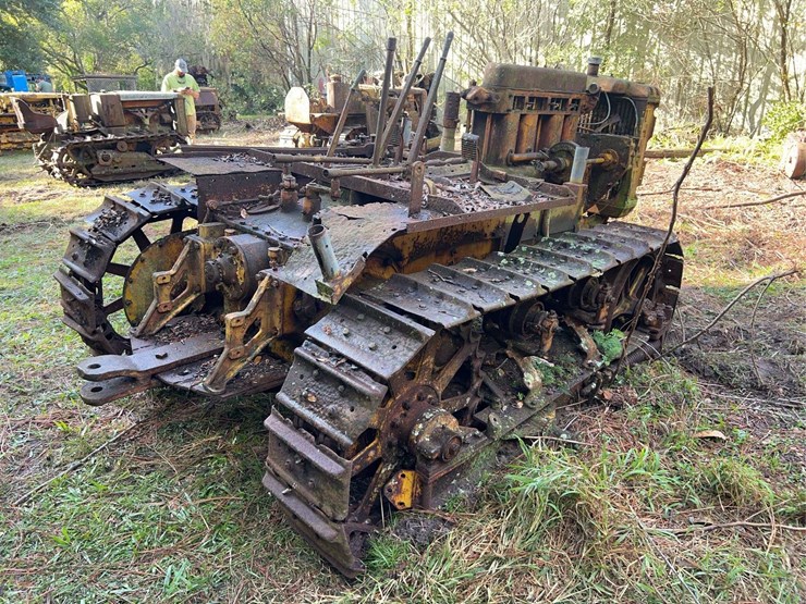 caterpillar-thirty-image-4