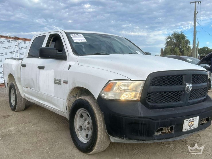 2018-dodge-1500-image-2