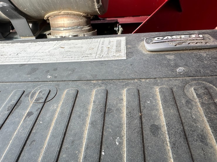 #38416-•-2016-case-axial-flow-8240-prwd-combine-yfg230343-image-75