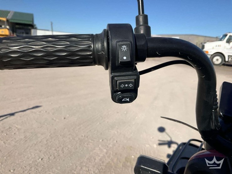 2025-spirit-electric-scooter-image-14