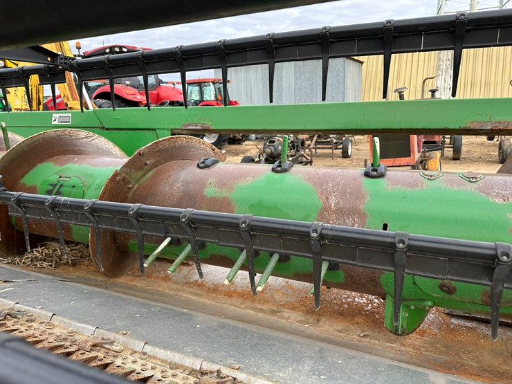 2013-john-deere-635f-image-31