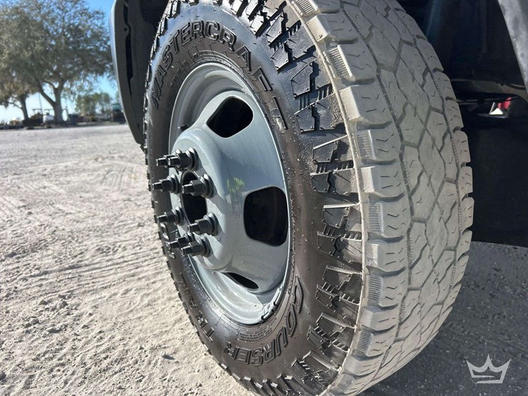 2017-dodge-3500-image-23