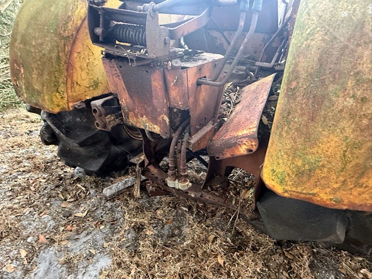 minneapolis-moline-g706-image-13