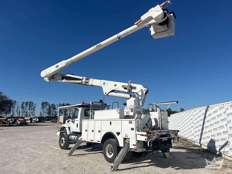 bucket-truck-image-4