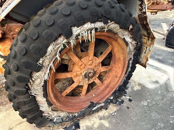 twin-city-tractor-image-24