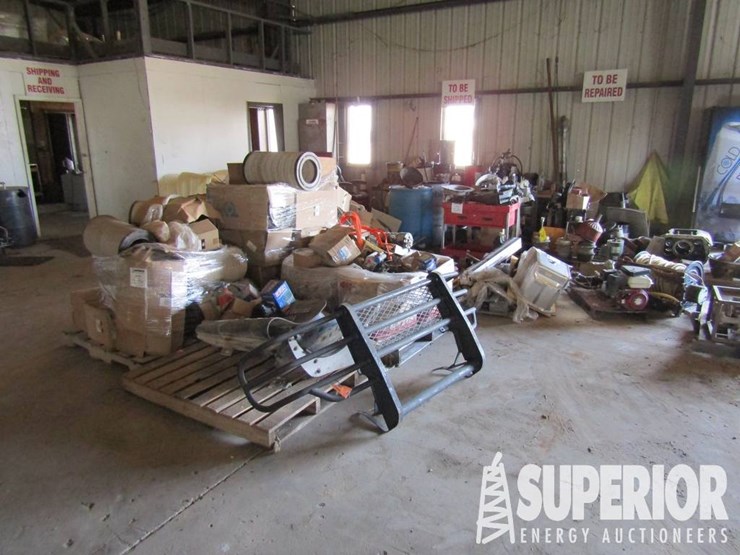 (4-86)-large-lot-consisting-of-various-truck-par...-image-1