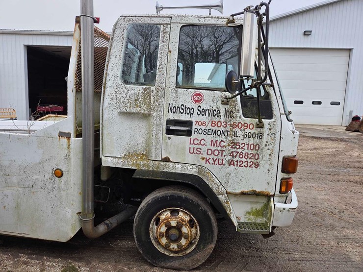 1995-isuzu-straight-truck-image-4