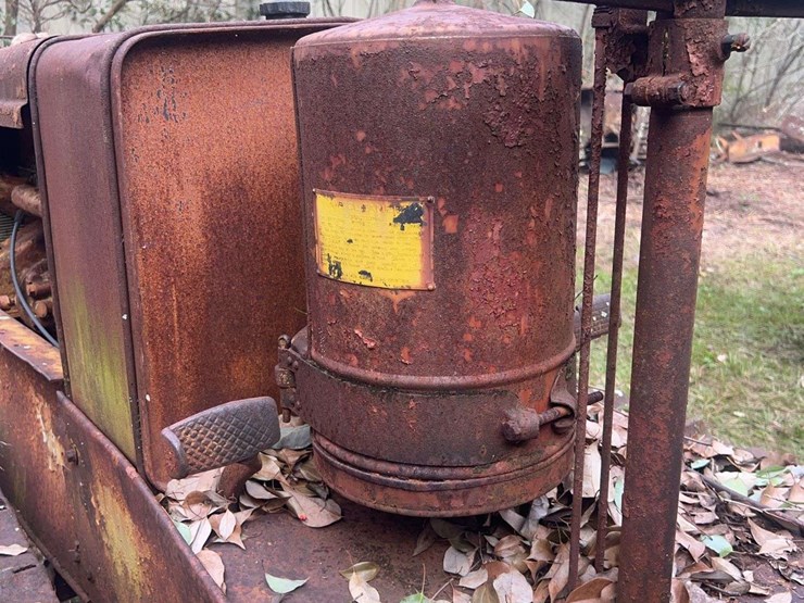 caterpillar-2-ton-crawler-image-33