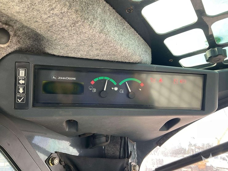 2013-deere-329e-image-6