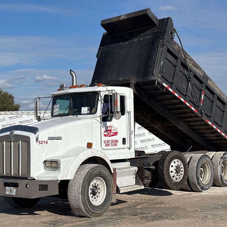 2000 Kenworth Tri-Axle Dump Truck