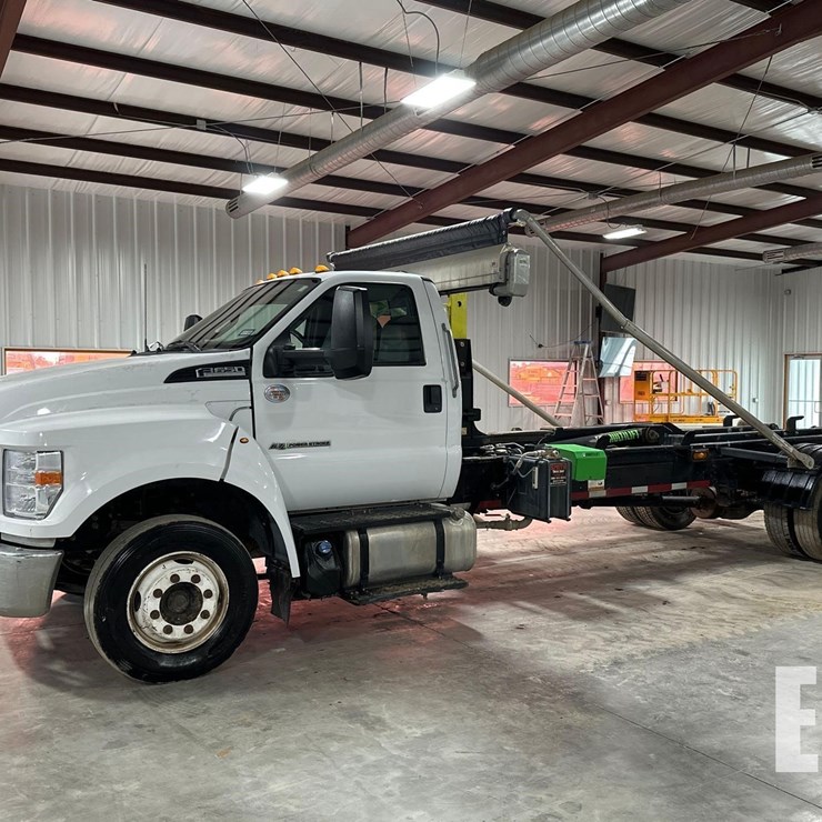 2023 FORD F650 SD