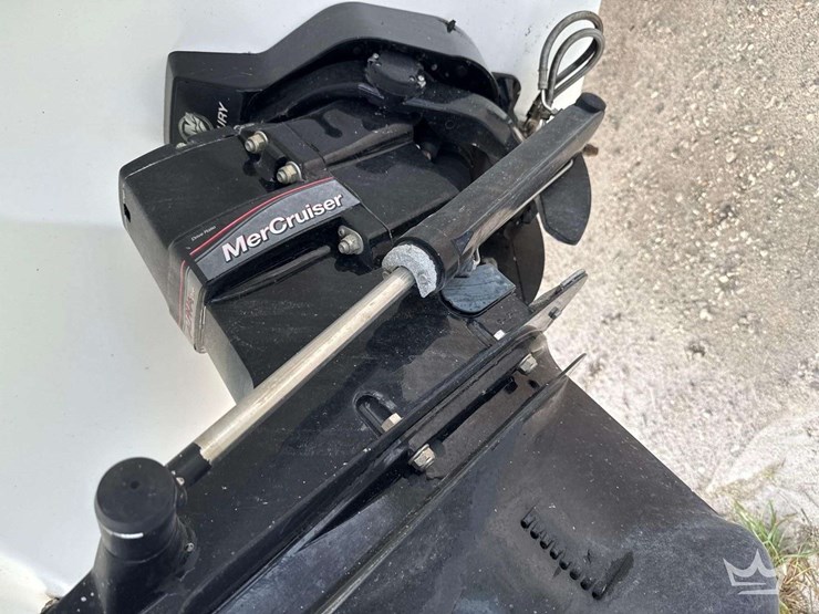 2009-mariah-sc23-23ft.-cabin-cruiser-with-t/a-boat-trailer-image-26